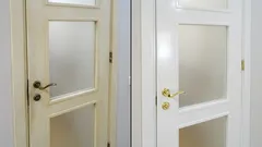 Hoe vergeelde witgelakte deuren witter maken